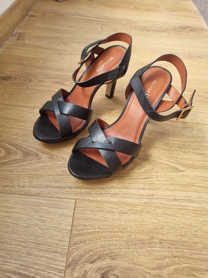 Sandales minelli noires en cuir