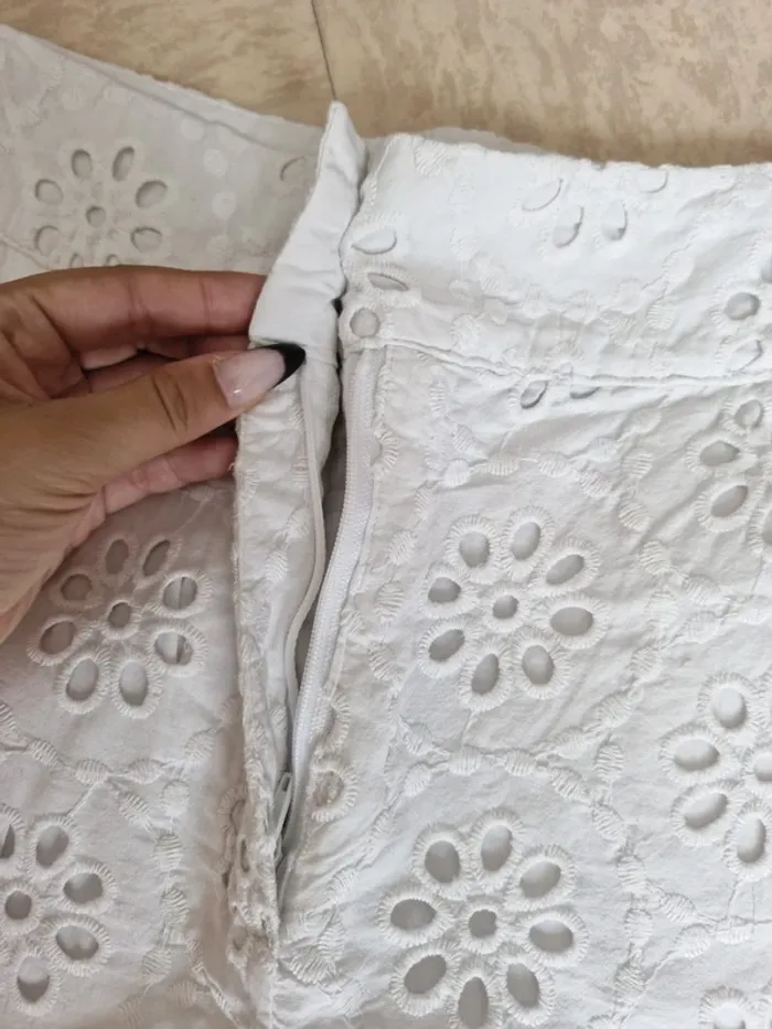 Shorte blanc avec des motif fleur - photo numéro 4