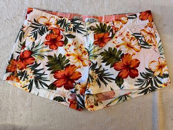Short fleuri taille S