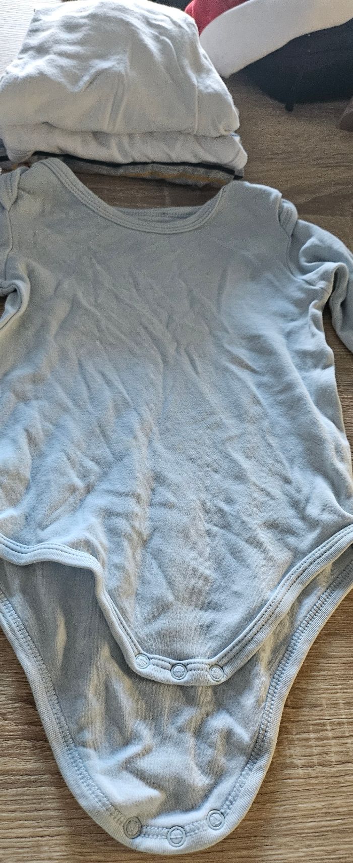 Lot de 9 bodies manches longues garçon 18 mois - photo numéro 6