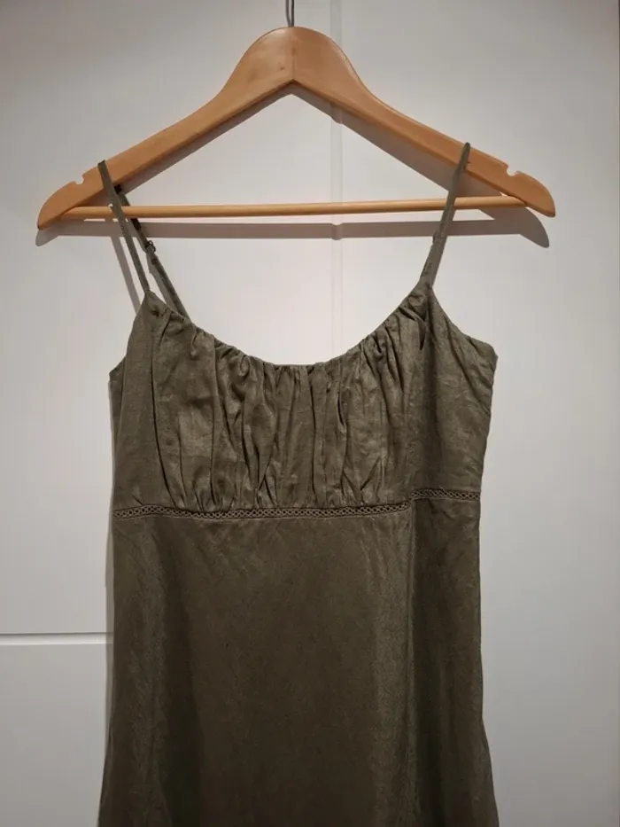 Robe kaki 36 Très bon état - photo numéro 2