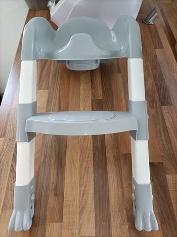 Réducteur wc toilettes avec escalier marches gris blanc