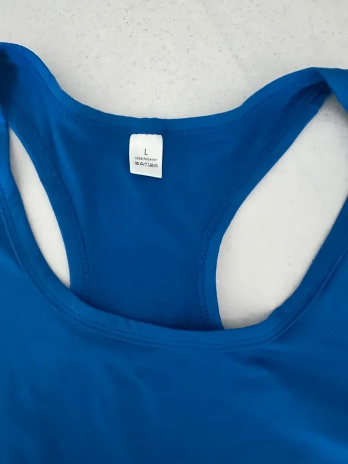 Débardeur bleu - photo numéro 3