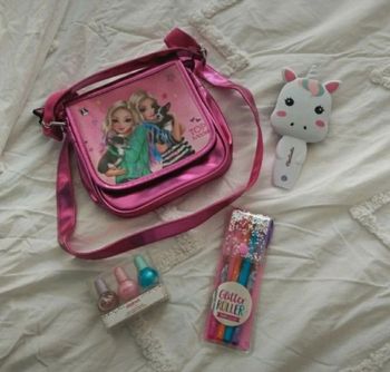 Sac top model et accessoires.