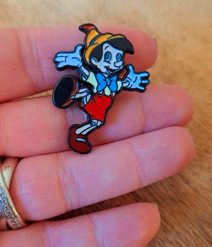Pin's pinocchio - photo numéro 5