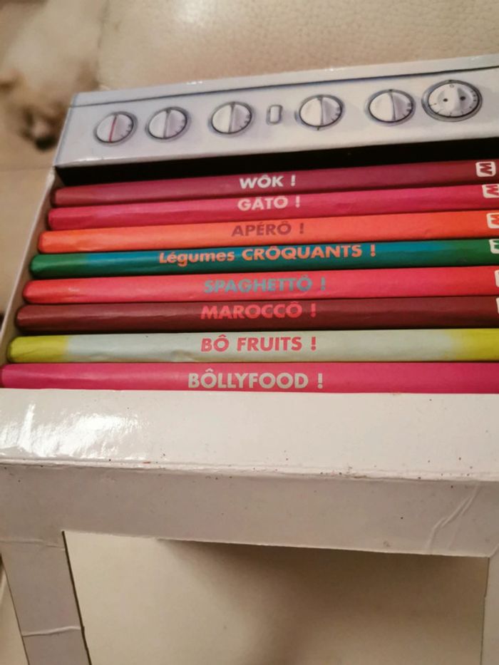 Lot de 8 livres de recettes 120 au total joliment présentés - photo numéro 5