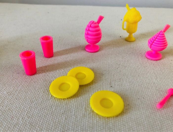 Lot de 14 objets barbie glacier glaces rose jaune - photo numéro 3