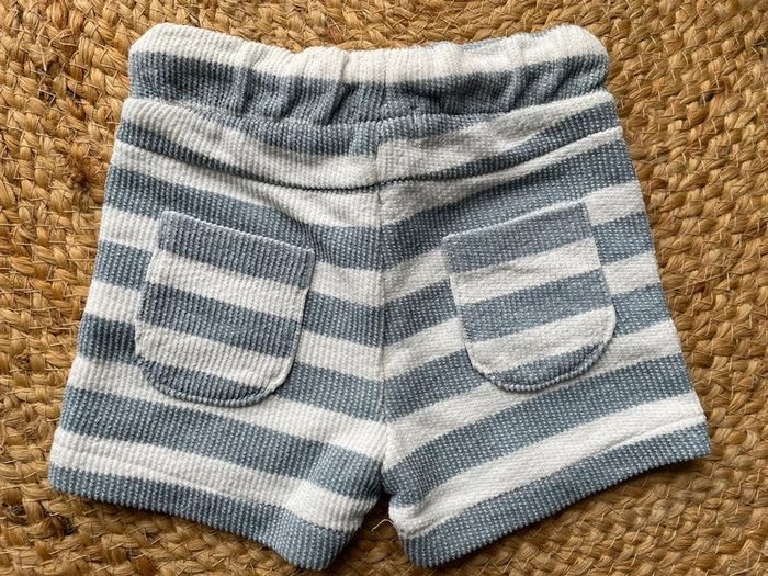 Short 9 mois - photo numéro 3