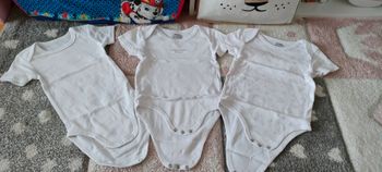 Lot bodys bébé