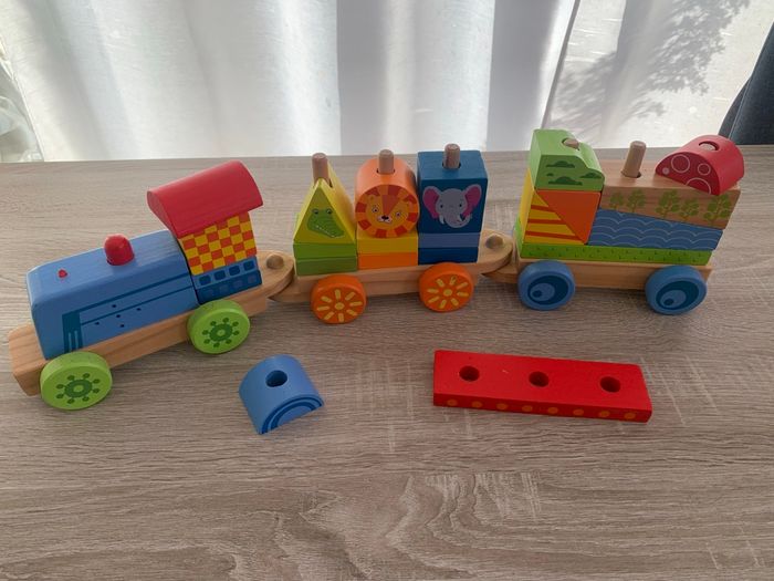 Train à empiler en bois - photo numéro 2