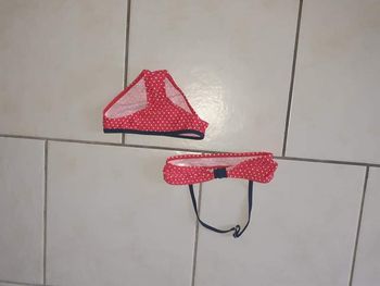Maillot de bain la halle fille rouge à pois blancs 4 ans