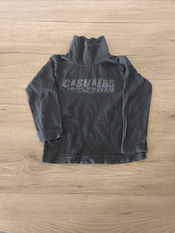 Tee-shirt manches longues sous pull col roulé 3 ans