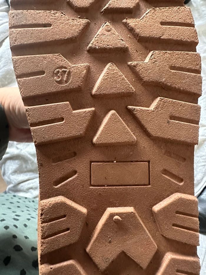 Très belles bottes fourrés 37 - photo numéro 3