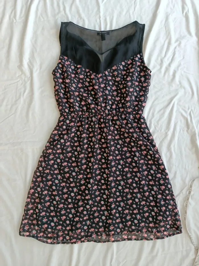 Robe a fleurs noir Jennyfer taille S - photo numéro 4