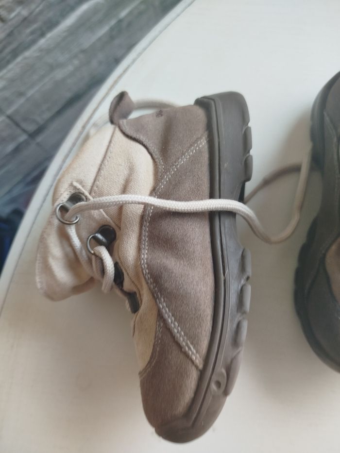 Chaussures Decathlon garçon taille 27 - photo numéro 2