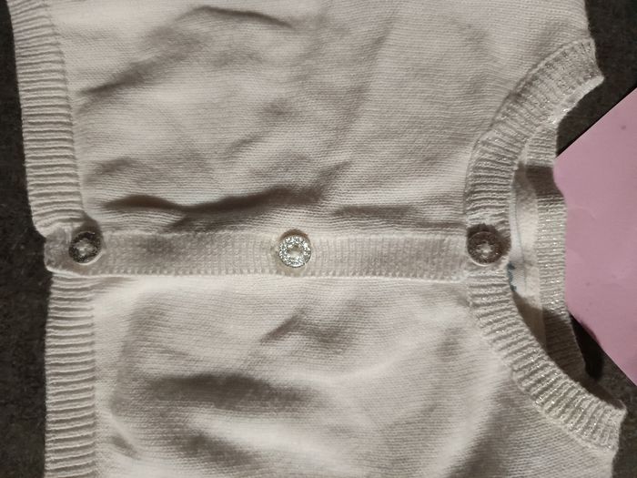 Gilet court blanc 9 mois - photo numéro 3