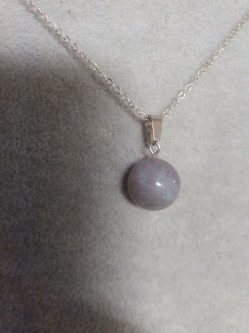Collier en agate grise