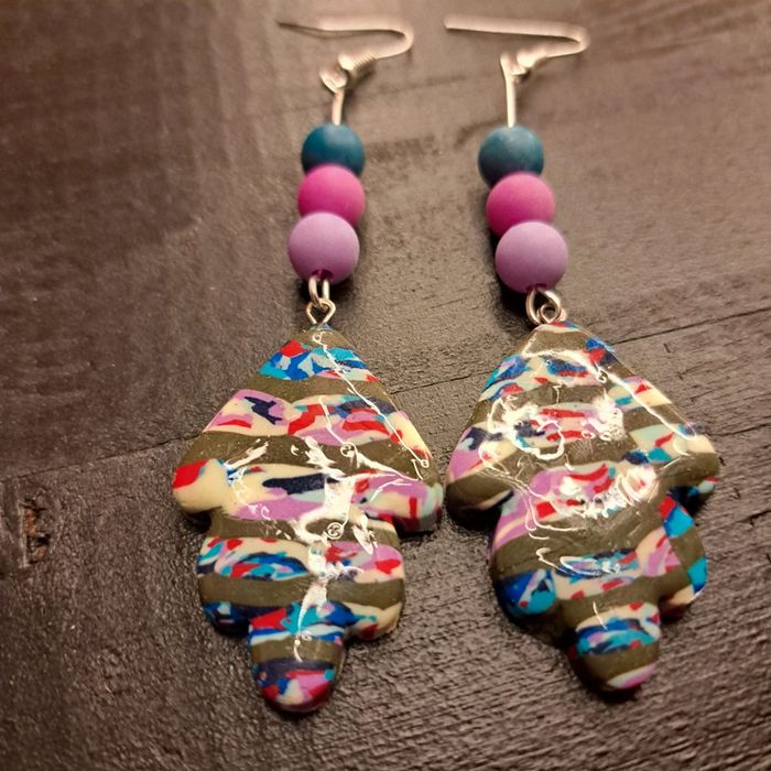 Boucles d'oreilles pendante en pâte polymere multicolore - photo numéro 10
