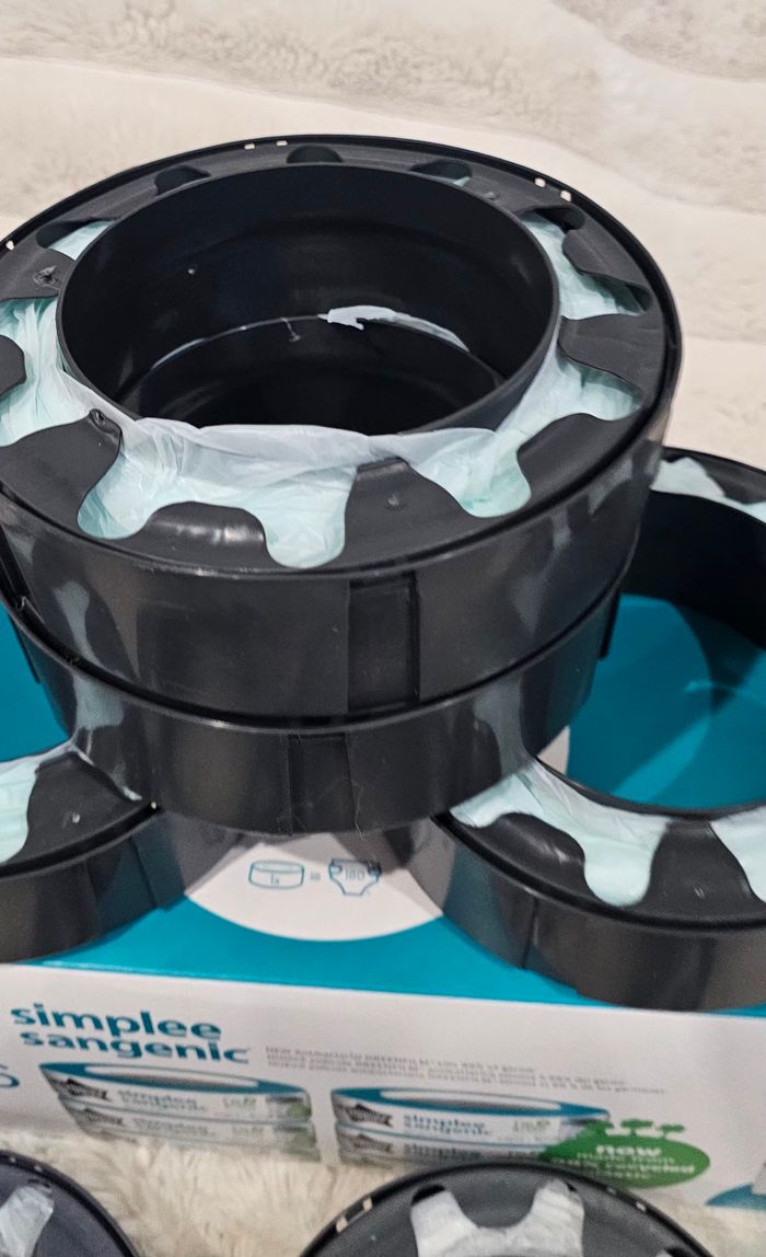 Lot de 4 + 2 recharges originales Simplee Sangenic Tommee Tippee - photo numéro 2