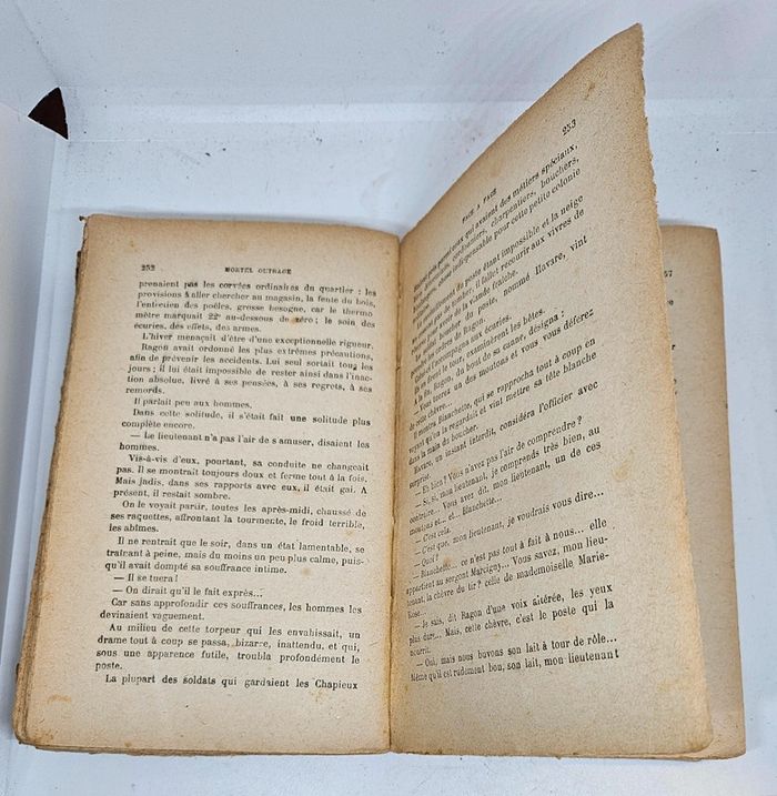 Ancien roman.
"Mortel outrage", de Jules Mary.
350 pages. 
En l'état. - photo numéro 7
