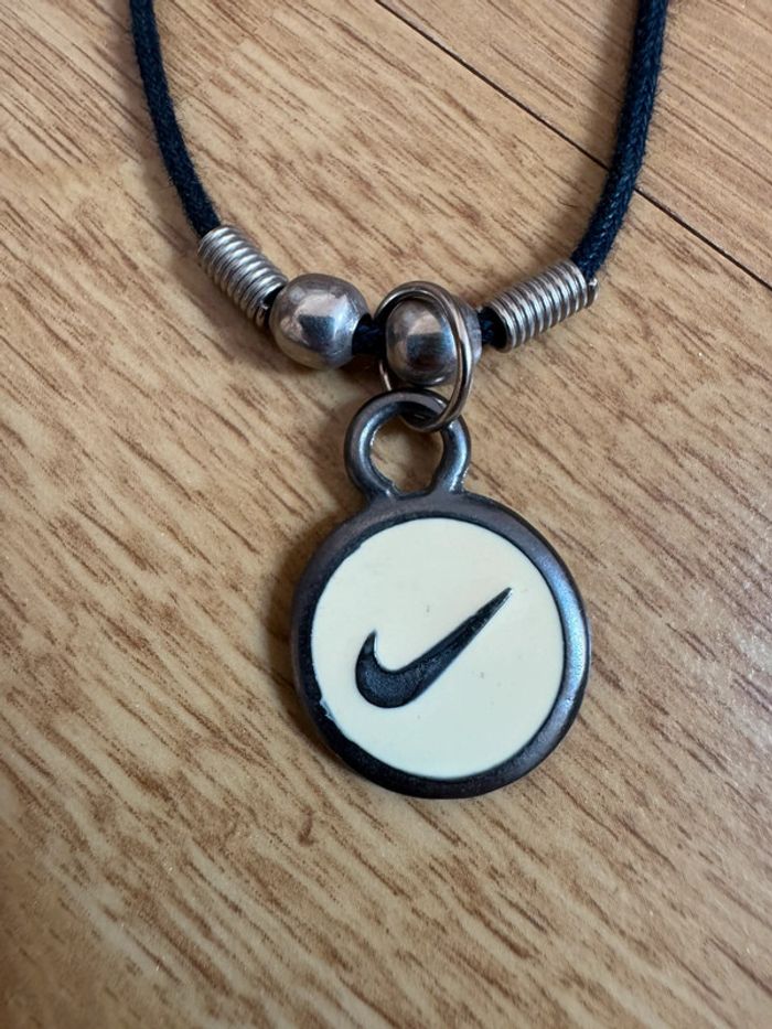 Collier Nike - photo numéro 2