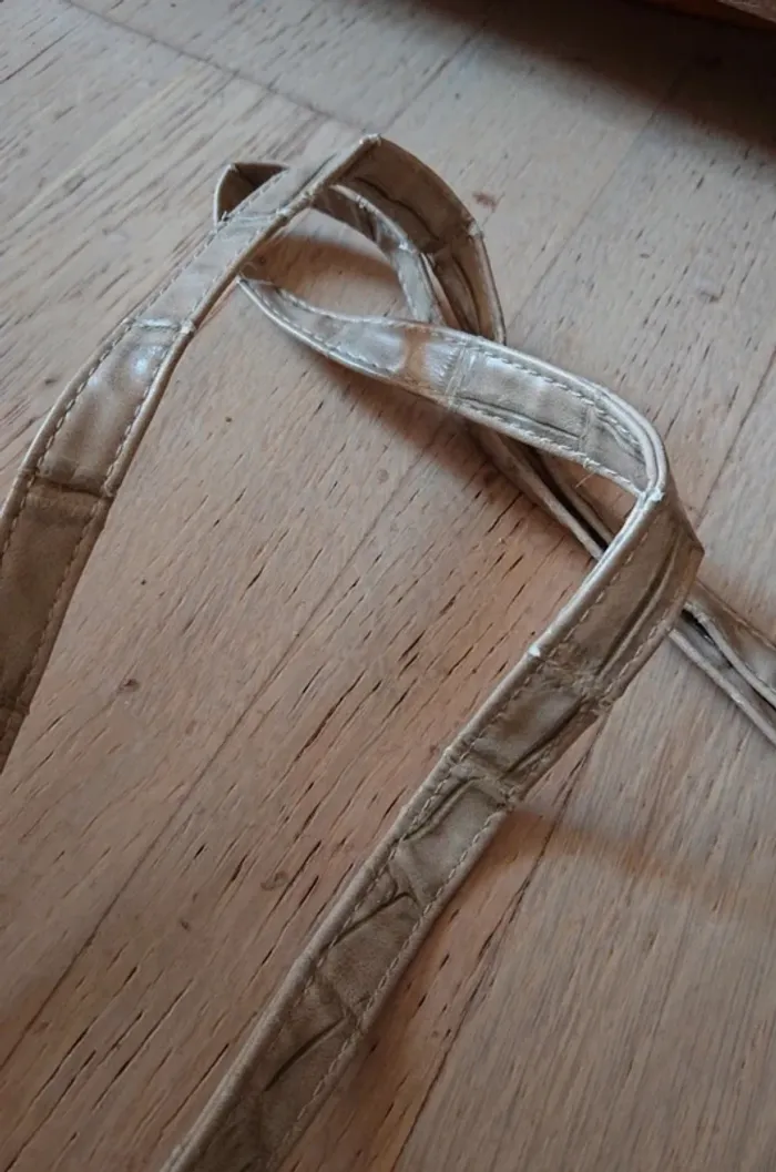 Sac bandoulière effet croco beige - photo numéro 5