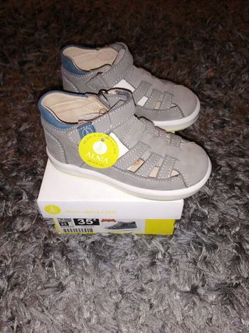 Chaussure en cuir avec scratch