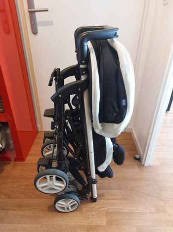 Pousette chicco trio