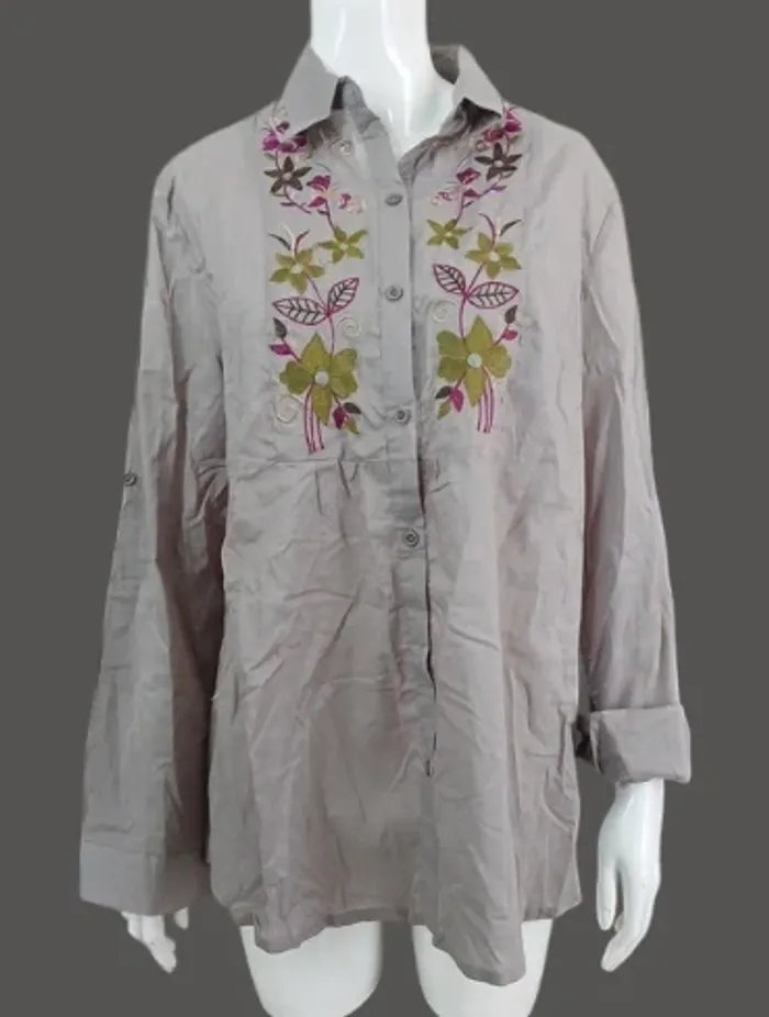 Chemise grise brodée fleurie (lire mesures avant achat)