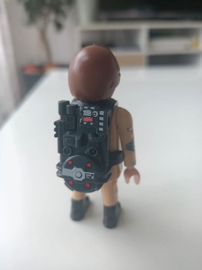 Personnage Playmobil issu du set 70172 Ghostbusters Venkman avec quelques accessoires - photo numéro 2