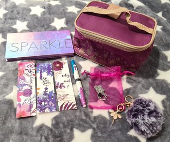 Joli Lot à fleurs aux tons mauves