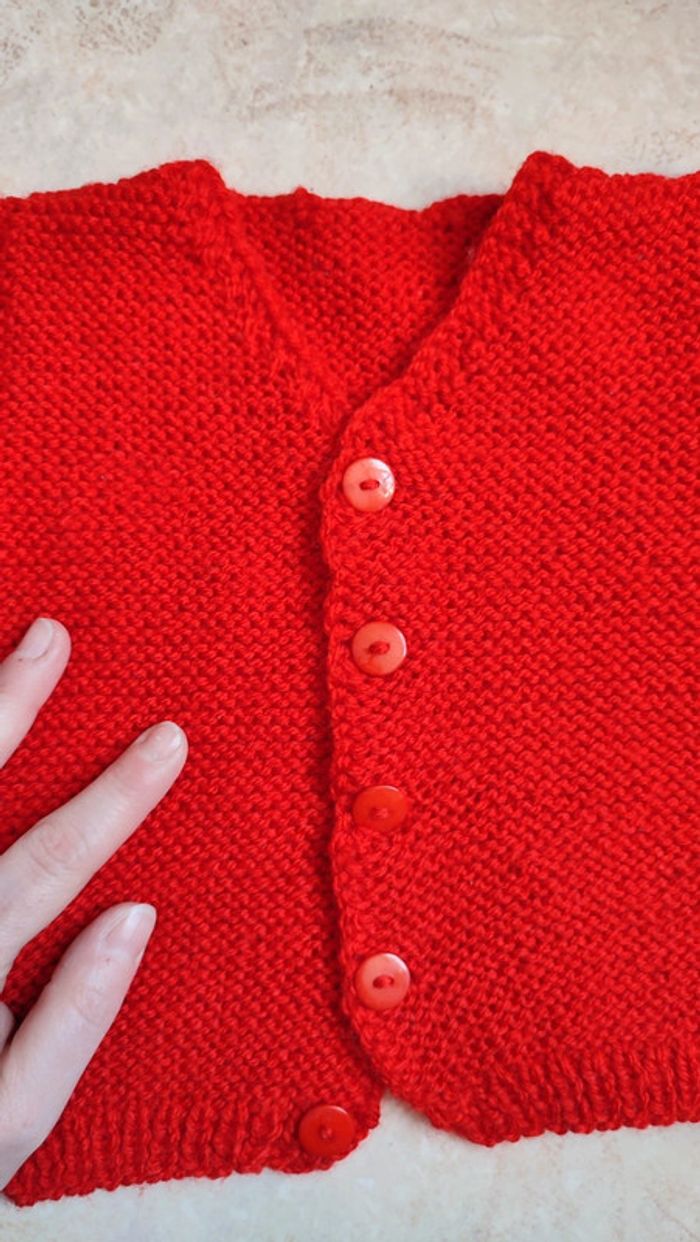 Gilet rouge Fait main - photo numéro 2