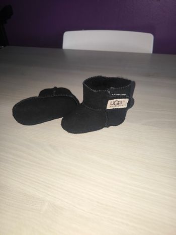 Chaussures souple noir 6/ 9 mois