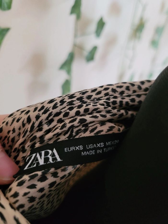 Longue chemise Zara léopard satiné 34/36 🌹 - photo numéro 4