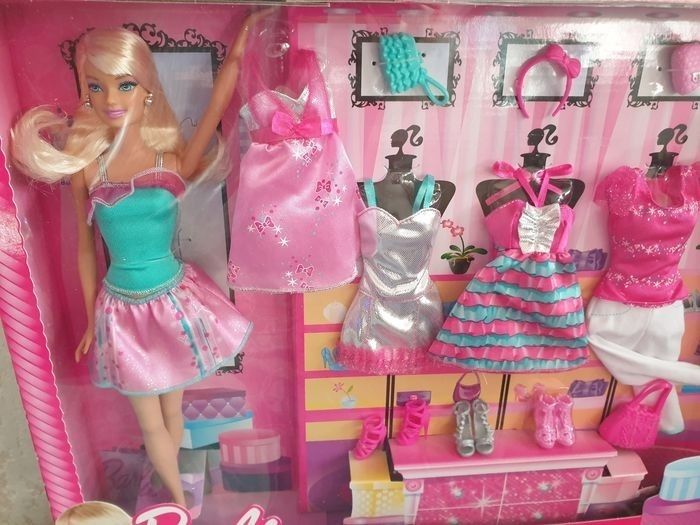 Barbie et ses divers accessoires - photo numéro 3