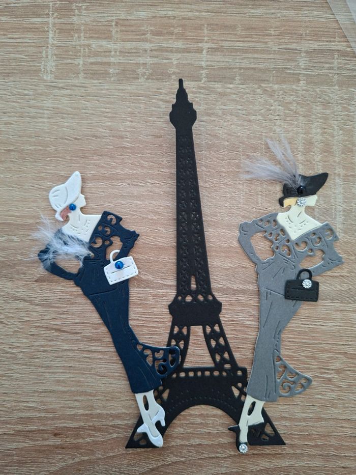 Lot embellissement scrapbooking, femmes rétro et tour Eiffel