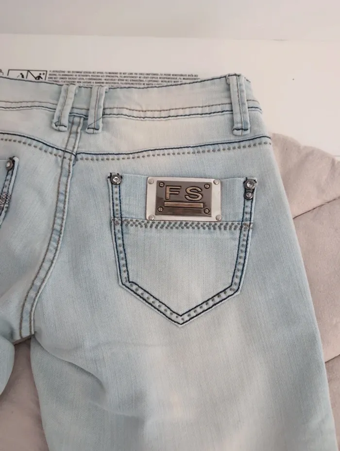 Jean femme taille 38 - photo numéro 3