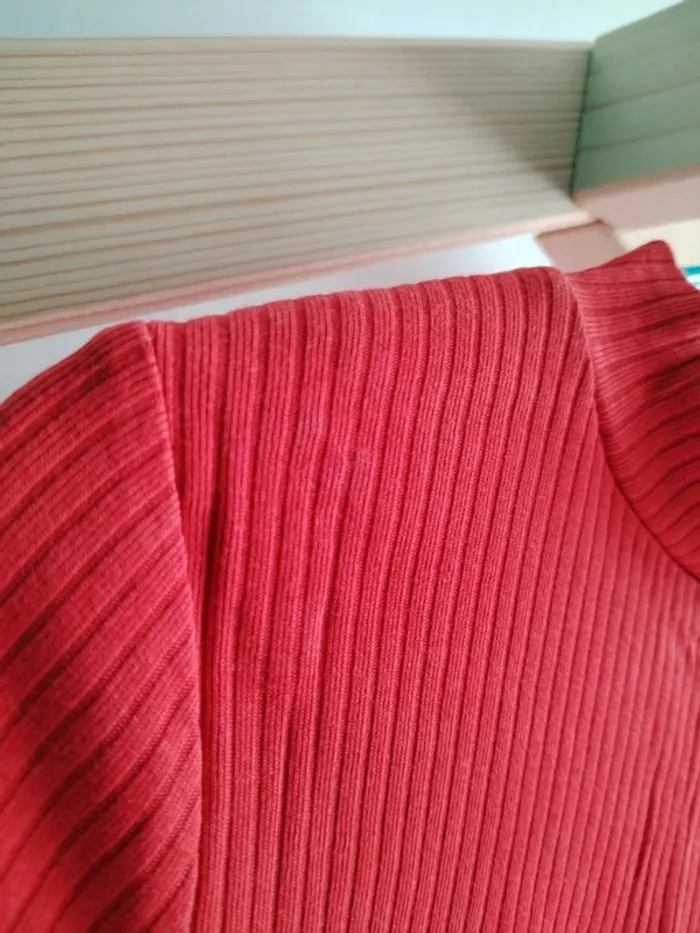 Sous-pull côtelé rouge uni H&M 7/8 ans - photo numéro 5