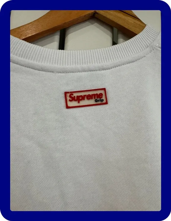 Pull / sweat Supreme Blanc Taille L - photo numéro 7