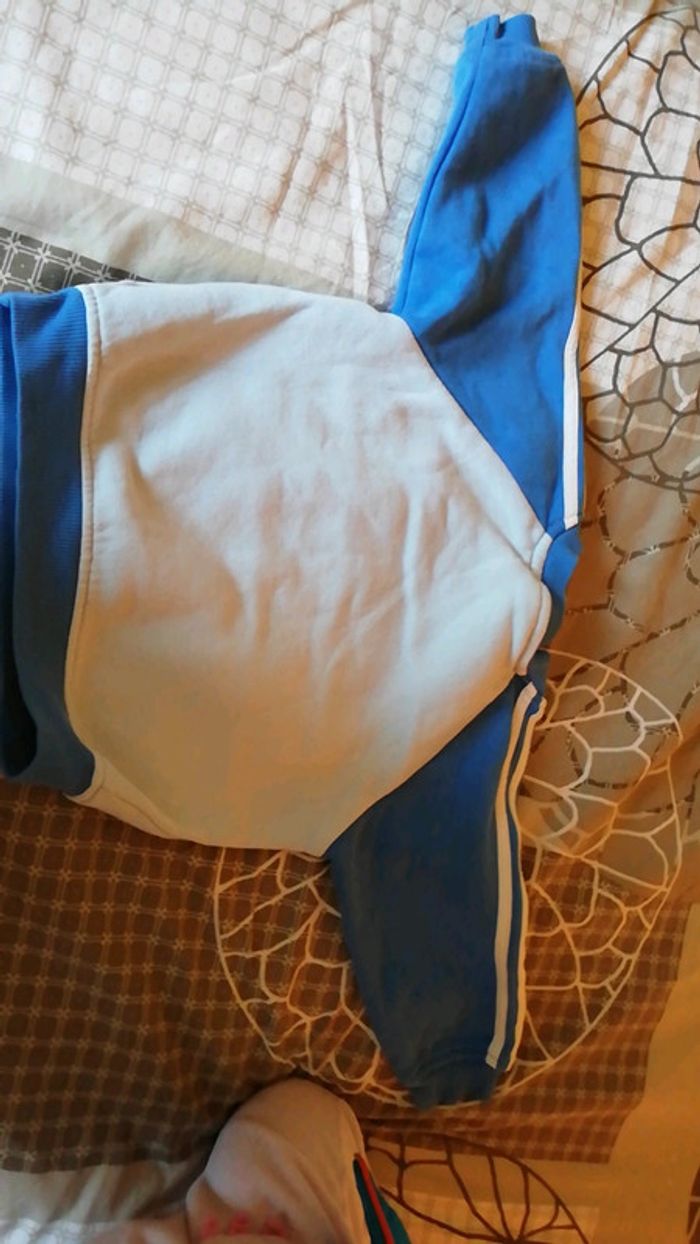 Sweat 12 mois - photo numéro 4