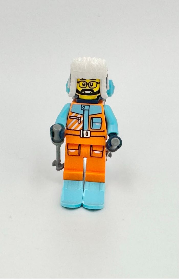 Lego Figurines City : Arctique, Explorateur équipé de  skis et sac - NEUF - photo numéro 2