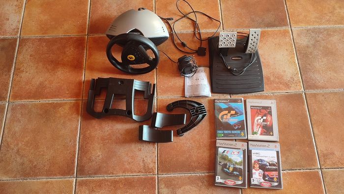 Volant thrustmaster pour console + jeux