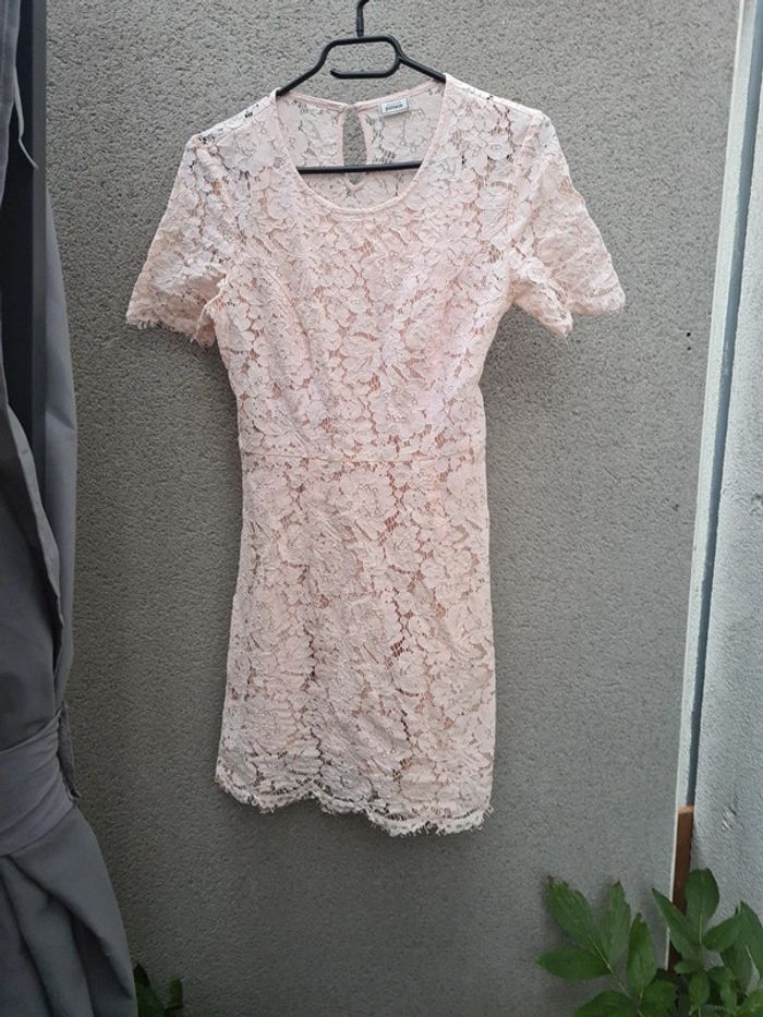 Robe dentelle rose - photo numéro 2