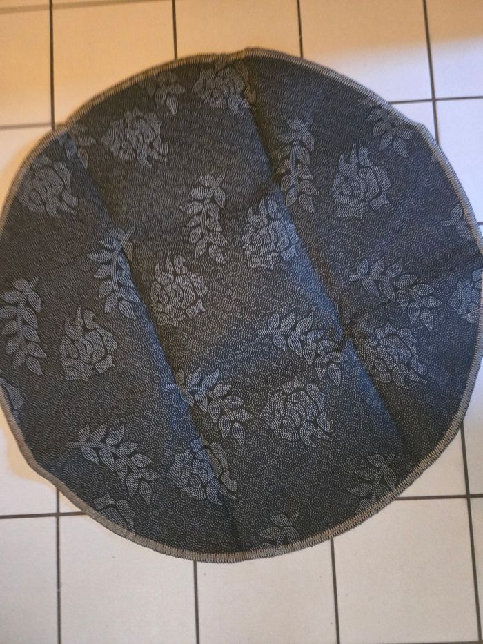 Neuf tapis antidérapant rond 80 cm décoratif or et vert - photo numéro 3