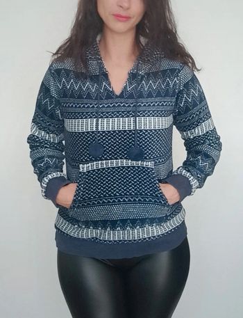 Pull à capuche fourrée doux chaud taille 34/36