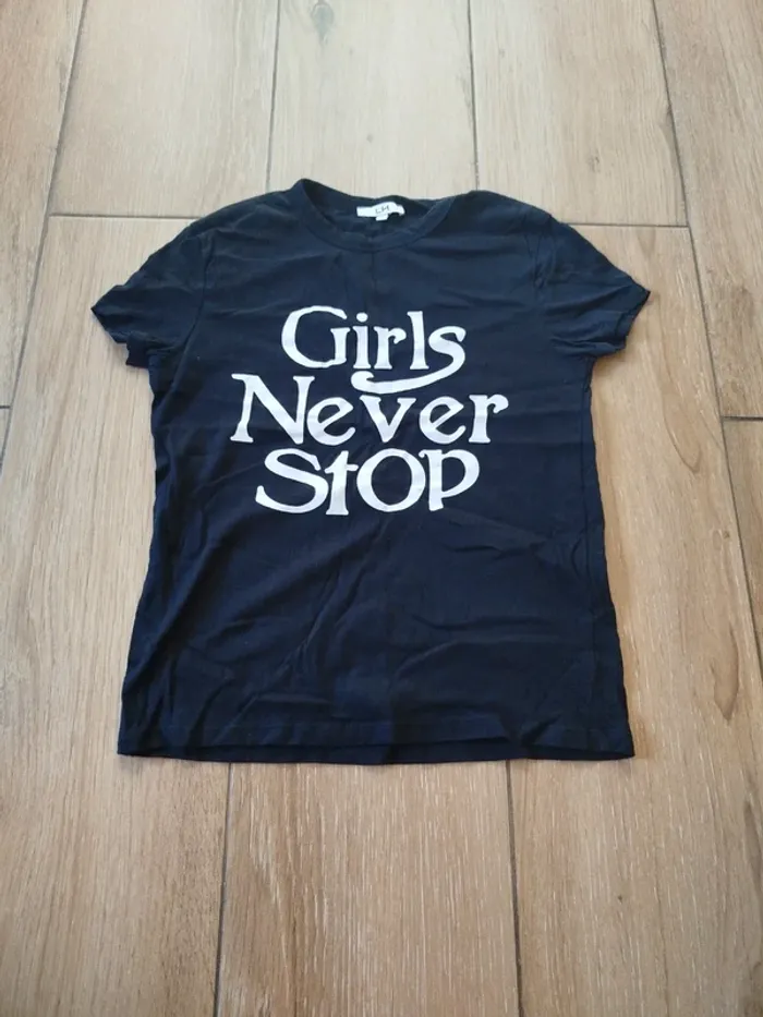 T-shirt femme taille XS neuf - photo numéro 2