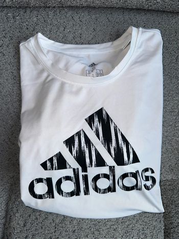 T shirt de sport noir et blanc adidas