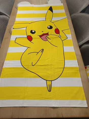 Serviette pokémon neuf jaune et blanche