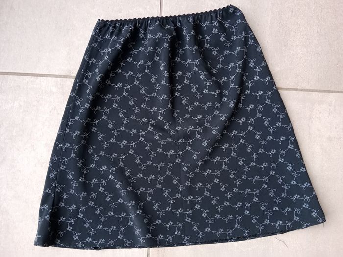 Jupe 36 noire et blanche