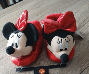 Pantoufles / Chaussons Minnie neuve 26 (marque 27)